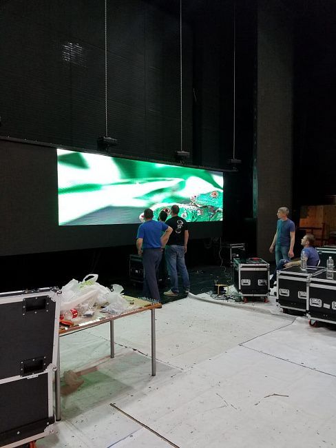 Светодиодный экран 6 на 11 метров в ДК г.Хабаровск