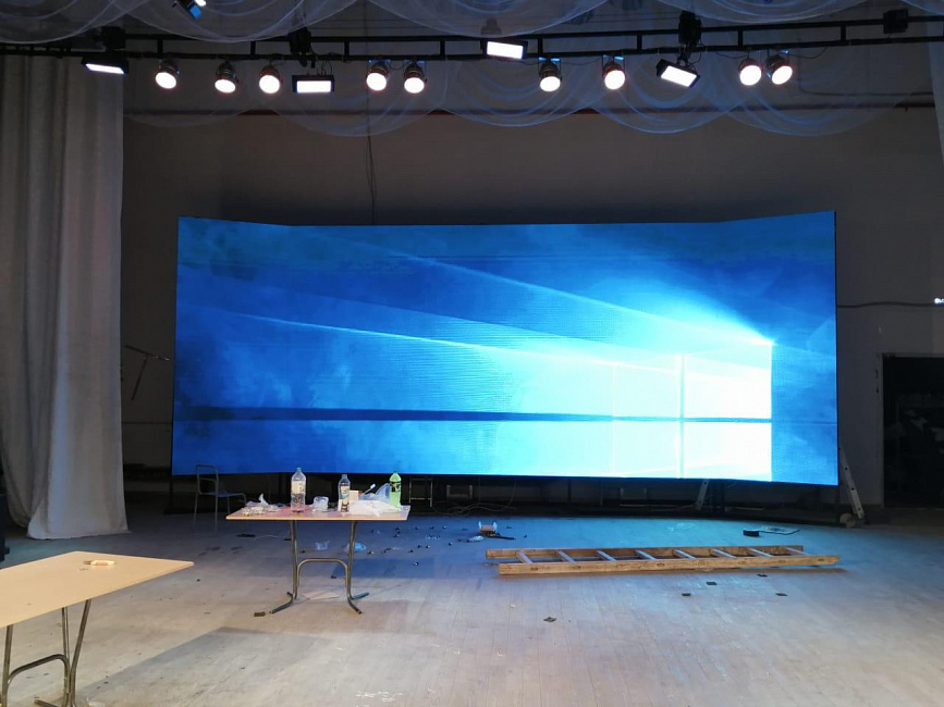 Монтаж светодиодного экрана для сцены Учалинской филармонии