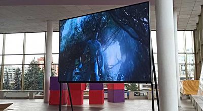 Светодиодный экран на подвижной конструкции для Молодежного дома творчества