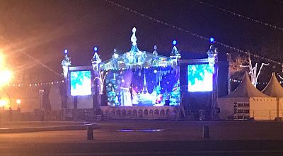 Светодиодные кулисы для городской площади в Великом Новогороде
