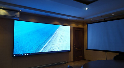 Установка светодиодного оборудования для конференц-залов в Саратове