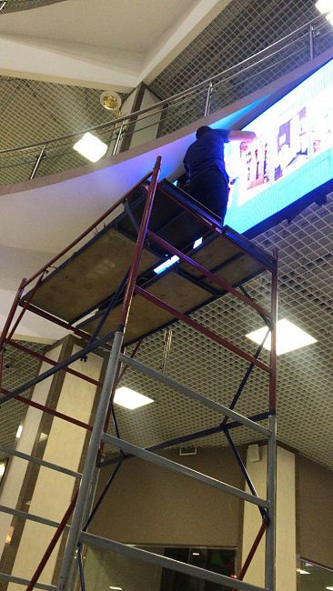 Внутренний led рекламный экран в торговом центре «Красная площадь», г. Краснодар