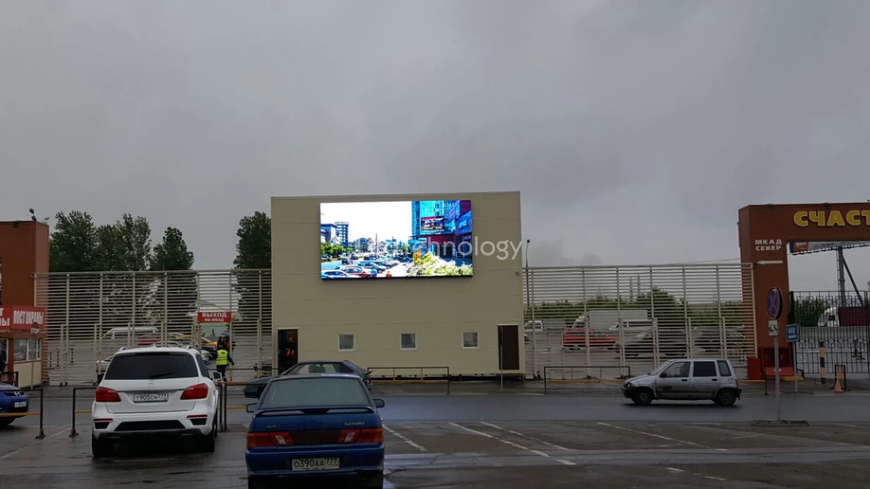 Светодиодный уличный экран ТК Садовод, г. Москва 