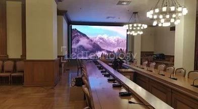 Внутренний экран высокой четкости в конференц-зале МИД РФ