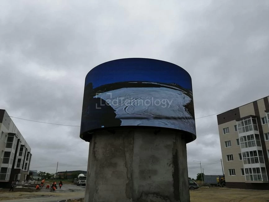 Установка светодиодного экрана на центральной площади в Южно-Сахалинске