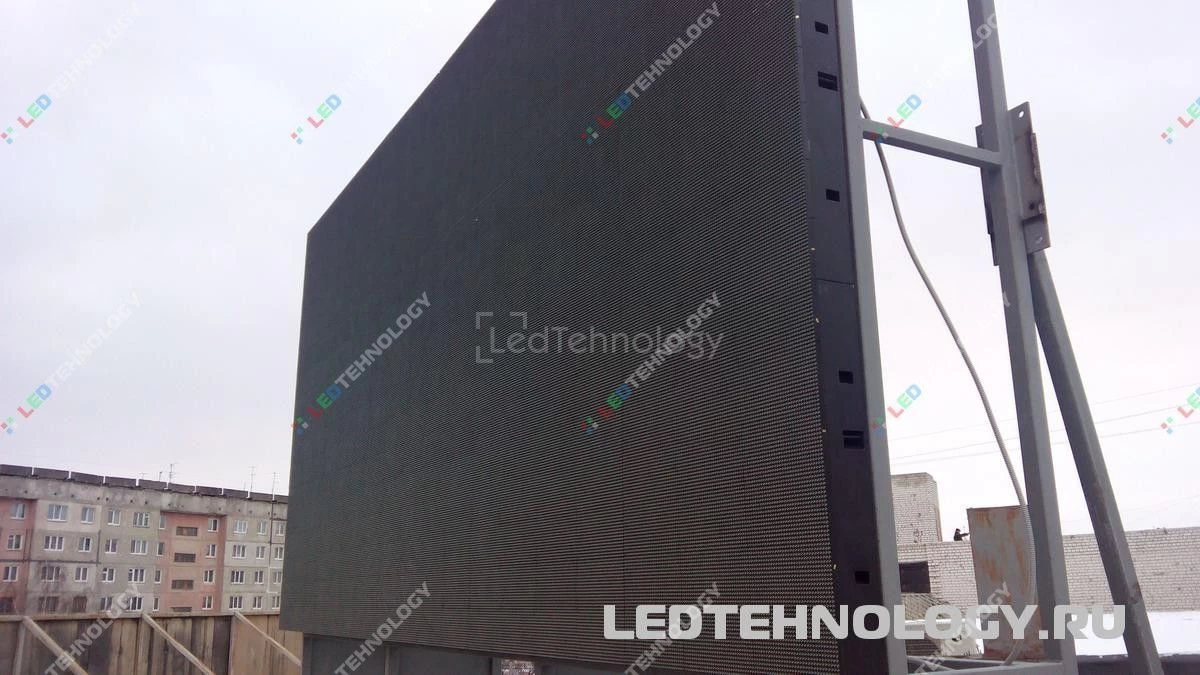 Монтаж светодиодного экрана на крыше ТЦ Атриум