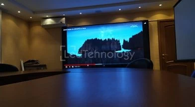 Внутренний светодиодный экран для конференц-зала
