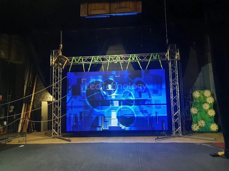 Светодиодный экран для кинотеатра в г. Курган