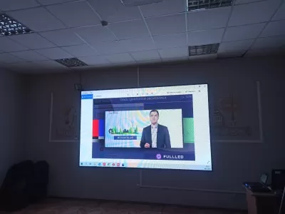 Светодиодный экран для школы в г. Санкт-Петербурге
