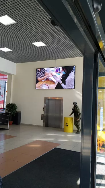 Рекламный светодиодный видеоэкран в ТЦ "Заря", город Барнаул