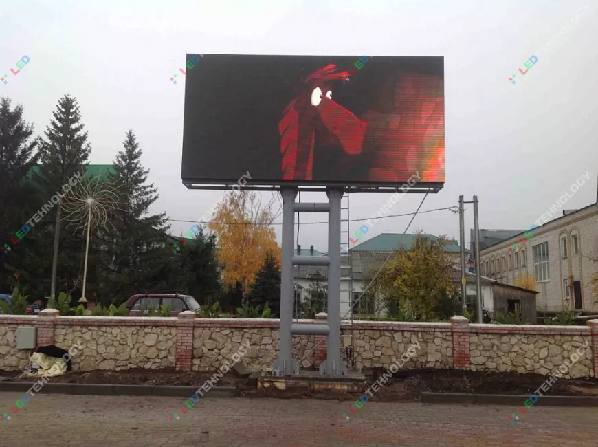 Светодиодный экран на ноге Центральная площадь, Нурлат